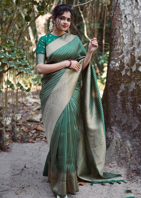 Green Banarasi Silk Saree With Blouse Piece