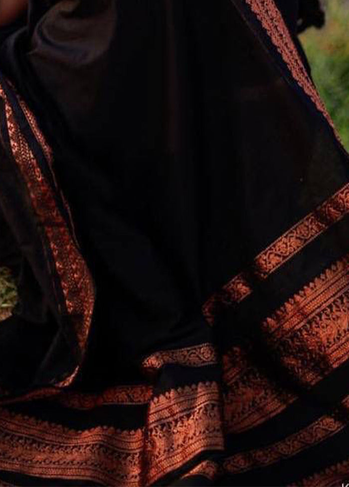 Black Banarasi Silk Saree With Blouse Piece