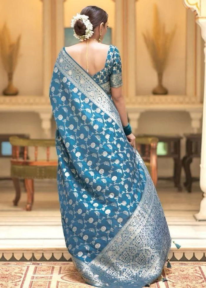 Rama Banarasi Silk Saree With Blouse Piece