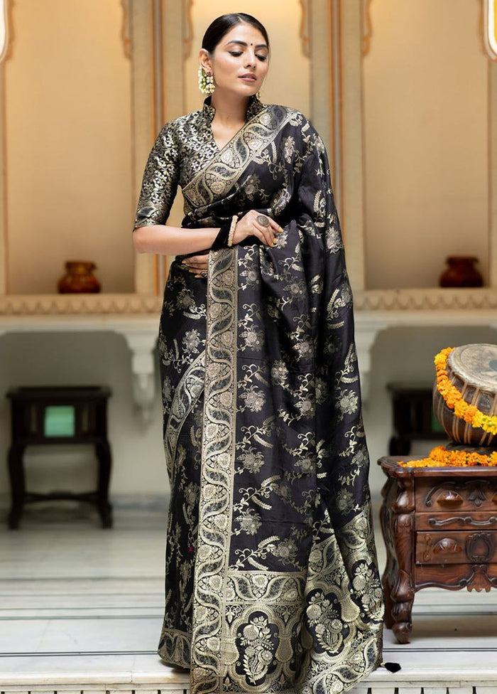 Black Banarasi Silk Saree With Blouse Piece