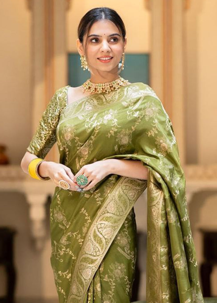 Mehendi Green Banarasi Silk Saree With Blouse Piece