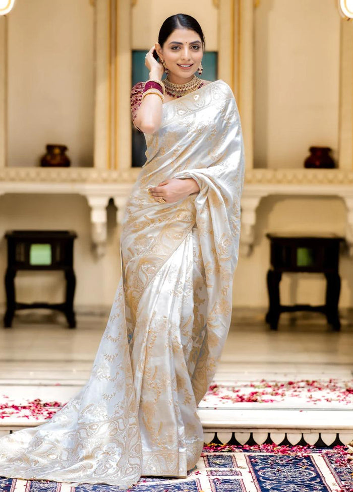 White Banarasi Silk Saree With Blouse Piece