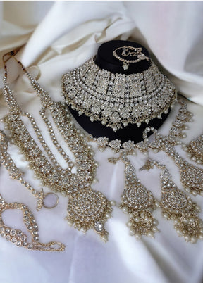 White Alloy Jewellery Set