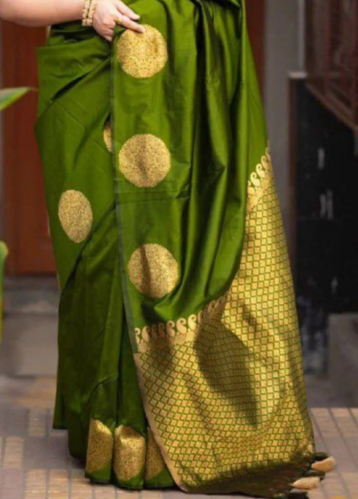 Green Banarasi Silk Saree With Blouse Piece