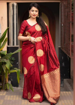 Red Banarasi Silk Saree With Blouse Piece