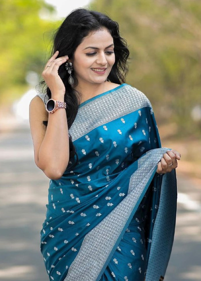 Blue Banarasi Silk Saree With Blouse Piece