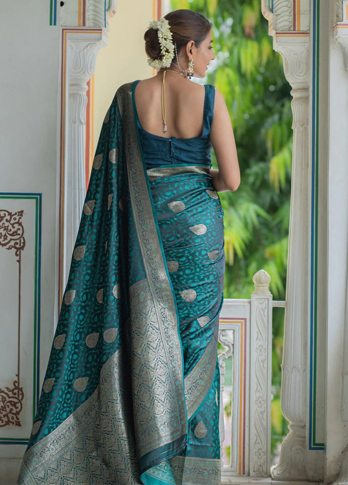 Green Banarasi Silk Saree With Blouse Piece