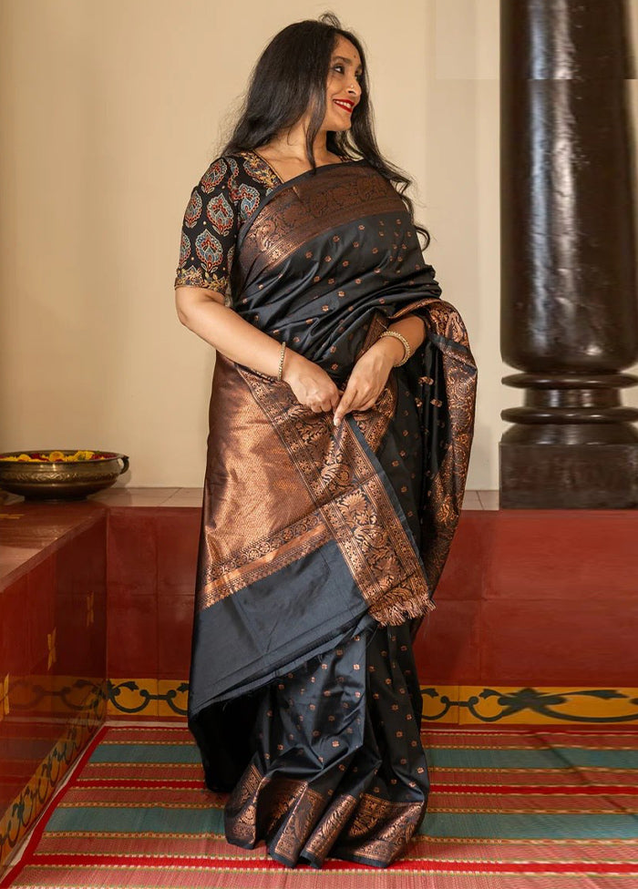 Black Banarasi Silk Saree With Blouse Piece