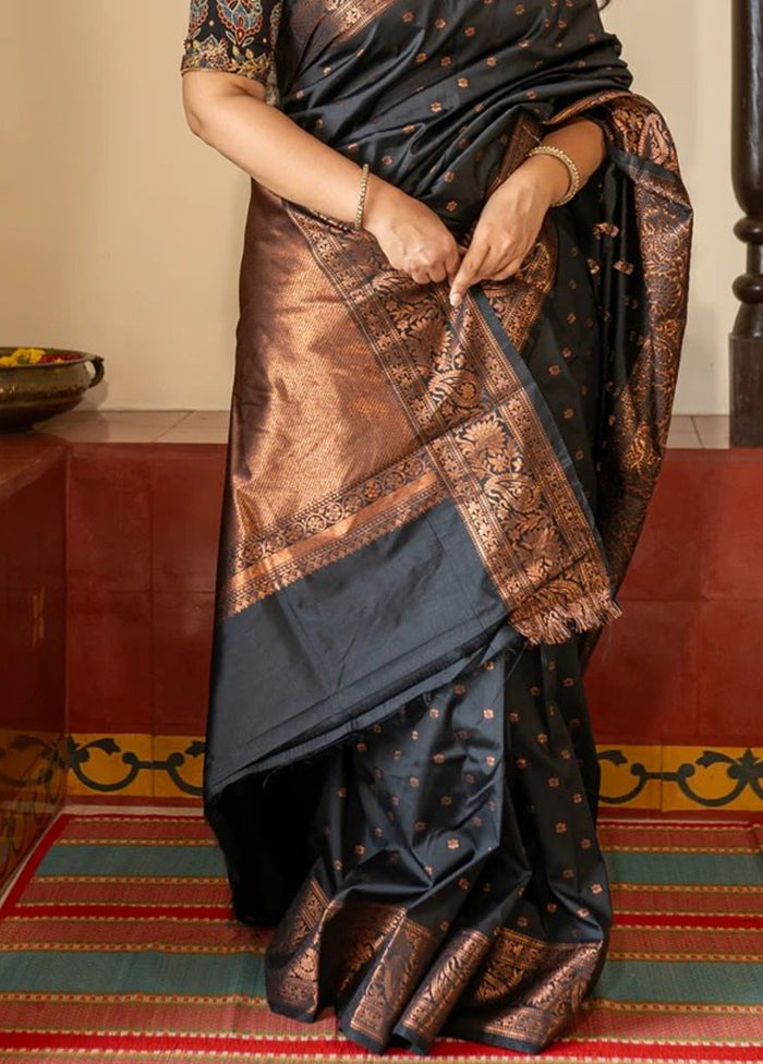 Black Banarasi Silk Saree With Blouse Piece