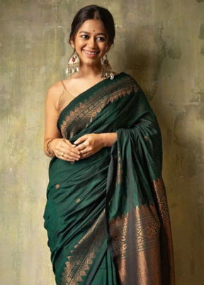 Green Banarasi Silk Saree With Blouse Piece