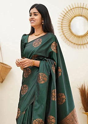 Green Banarasi Silk Saree With Blouse Piece