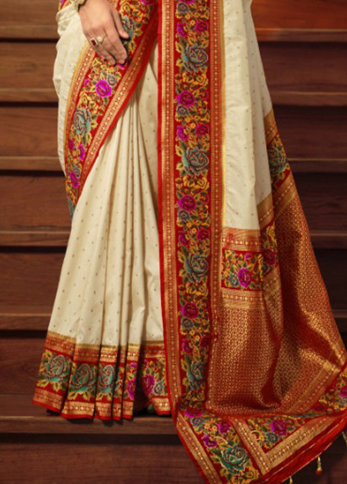 Off White Banarasi Silk Saree With Blouse Piece