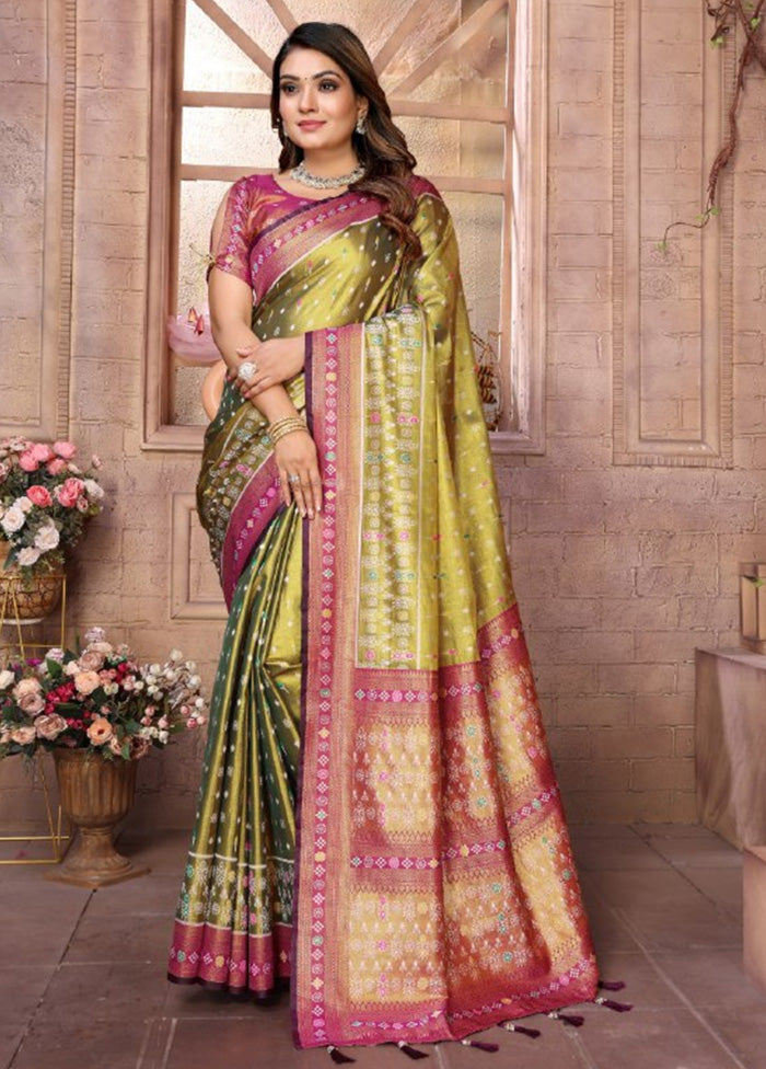 Mehendi Green Banarasi Silk Saree With Blouse Piece