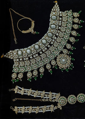 Green Alloy Jewellery Set