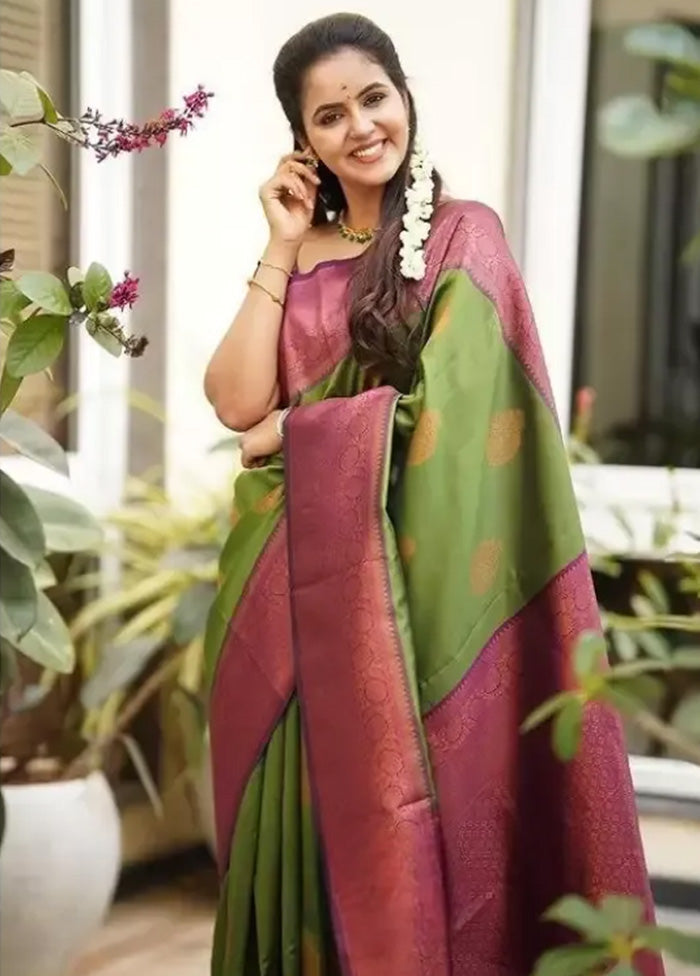 Green Banarasi Silk Saree With Blouse Piece