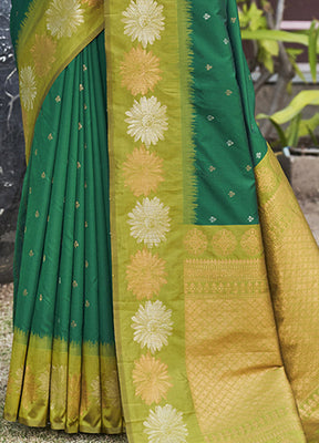 Dark Green Silk Saree With Blouse Piece - Indian Silk House Agencies