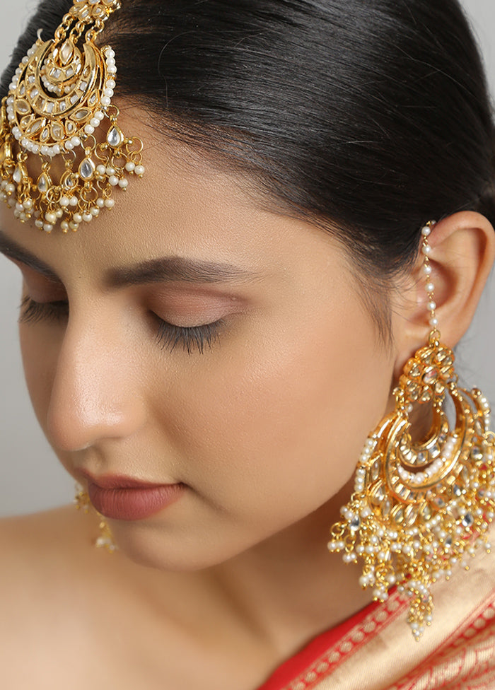 Golden Kundan Work Copper And Alloy Earrings With Mangtika