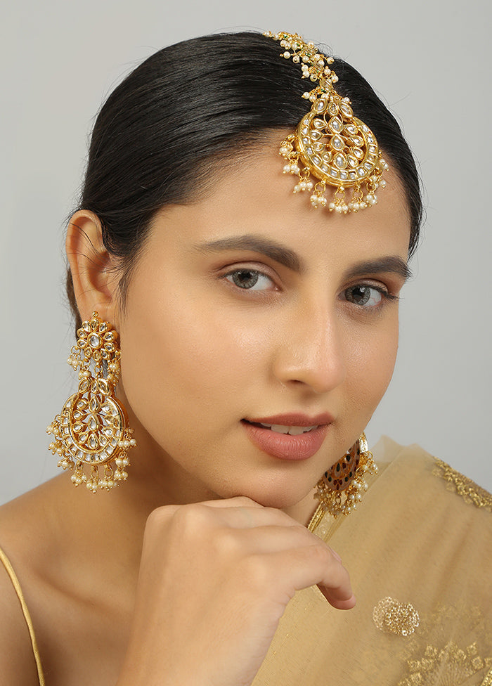 Golden Kundan Work Copper And Alloy Earrings With Mangtika