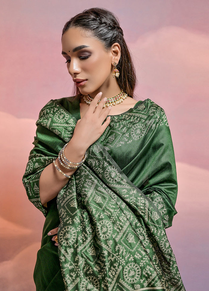 Green Dupion Silk Saree With Blouse Piece