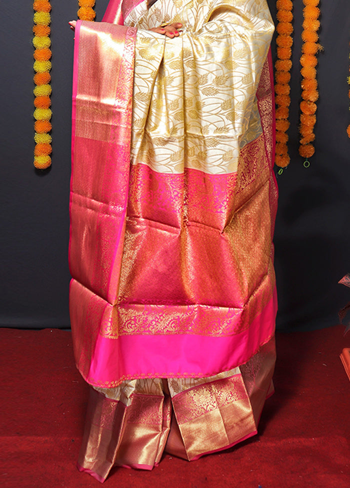 Off White Kanchipuram Silk Saree With Blouse Piece