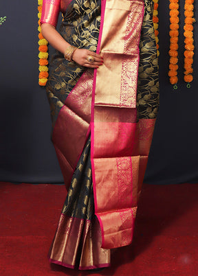 Black Kanchipuram Silk Saree With Blouse Piece