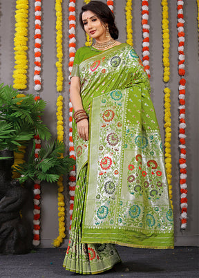 Green Banarasi Silk Saree With Blouse Piece