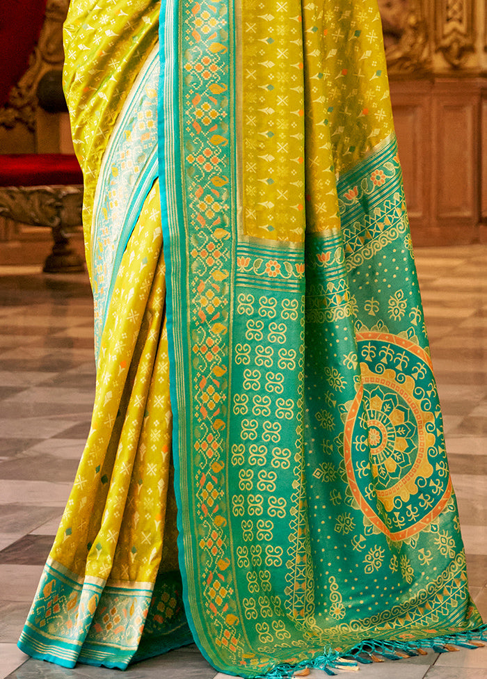 Green Dupion Silk Saree With Blouse Piece