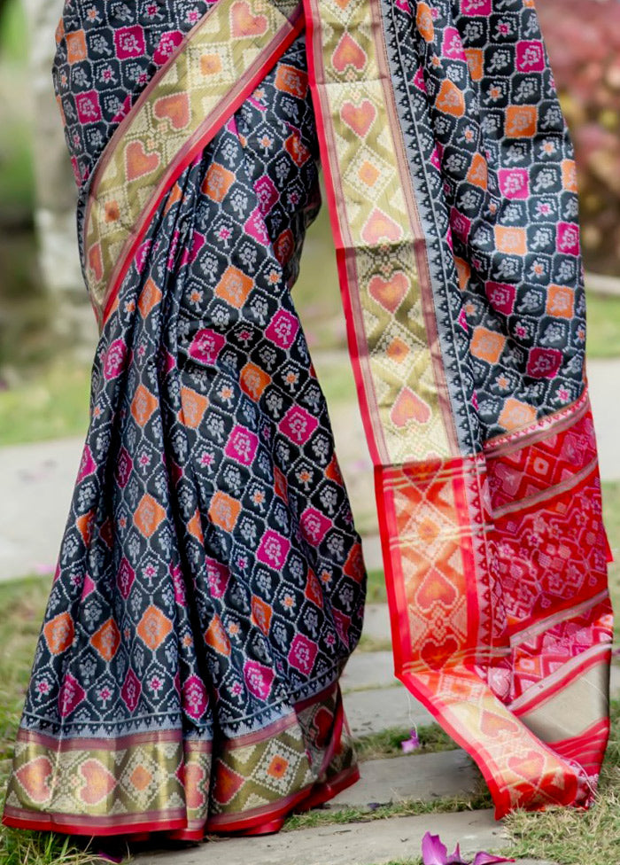 Black Banarasi Silk Saree With Blouse Piece