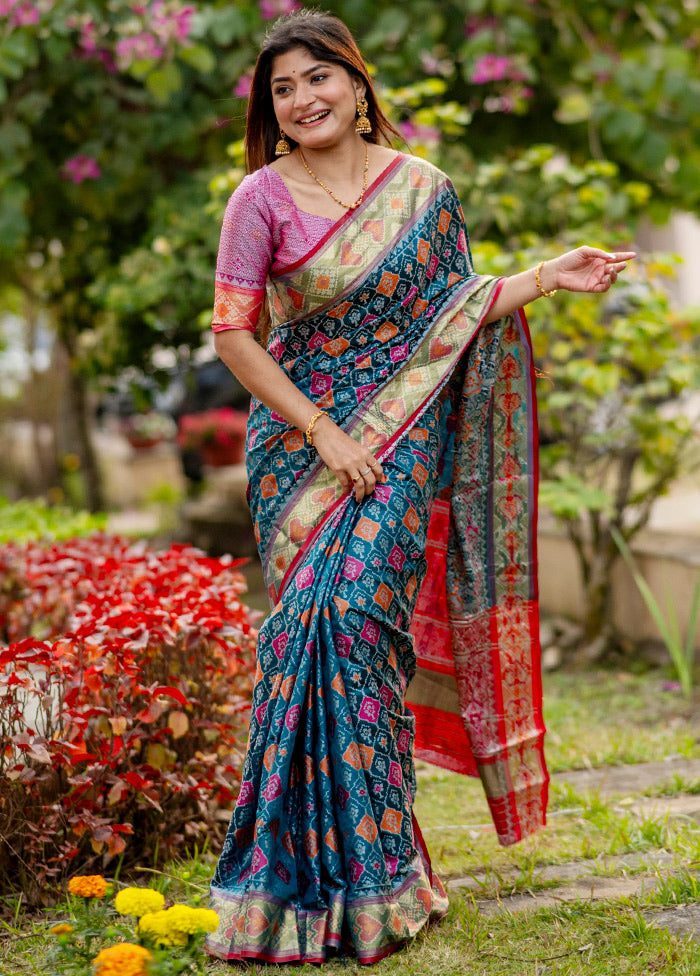 Rama Banarasi Silk Saree With Blouse Piece