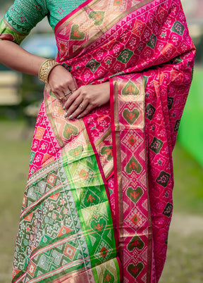 Rani Banarasi Silk Saree With Blouse Piece