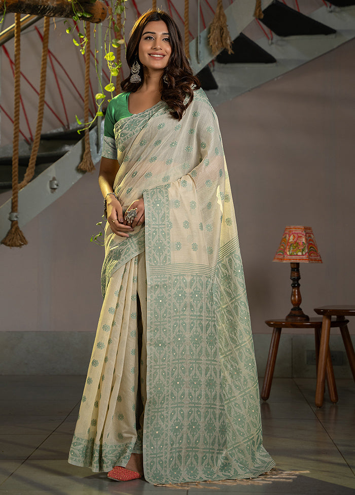 Green Silk Saree With Blouse Piece