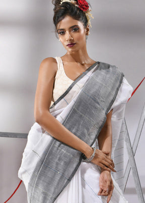 White Cotton Saree With Blouse Piece - Indian Silk House Agencies