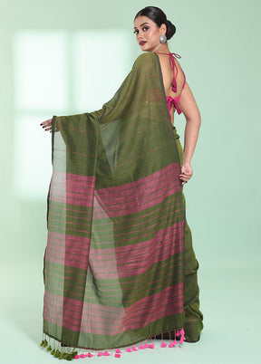 Green Cotton Saree With Blouse Piece