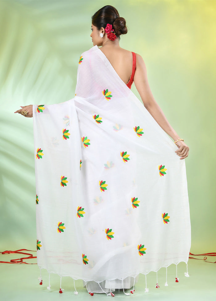 White Cotton Saree With Blouse Piece