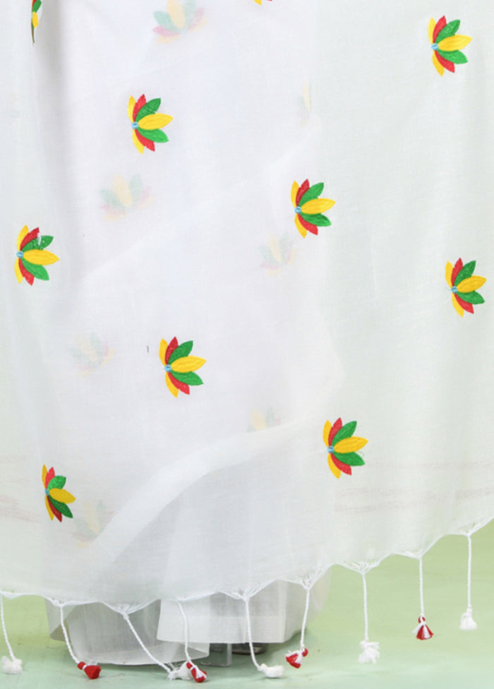 White Cotton Saree With Blouse Piece