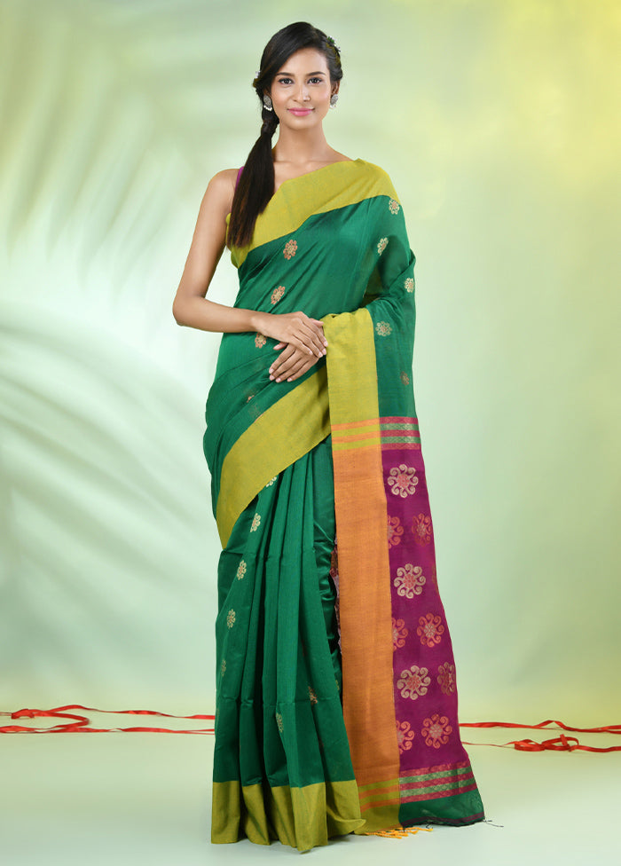 Green Pure Cotton Saree With Blouse Piece