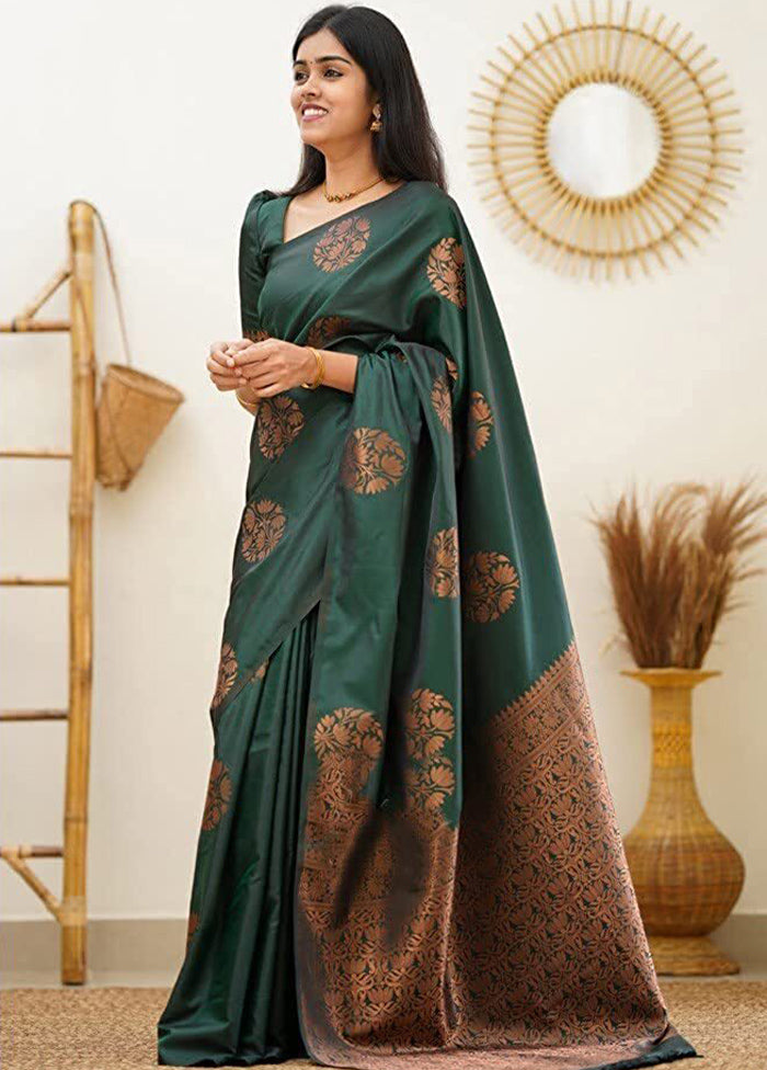 Green Banarasi Silk Saree With Blouse Piece