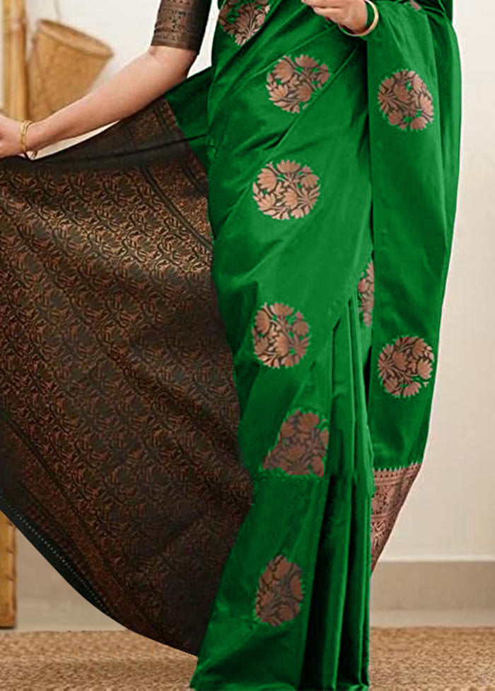 Parrot Green Banarasi Silk Saree With Blouse Piece