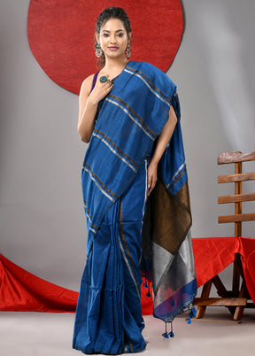 Blue Cotton Saree With Blouse Piece