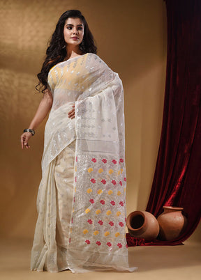 White Tant Jamdani Saree With Blouse Piece - Indian Silk House Agencies