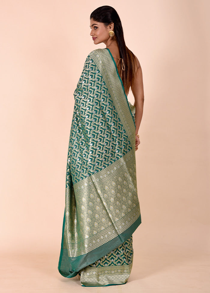 Green Uppada Silk Saree With Blouse Piece