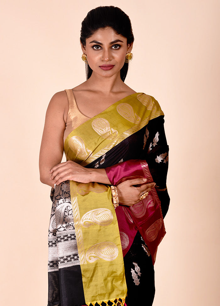 Black Cotton Saree With Blouse Piece