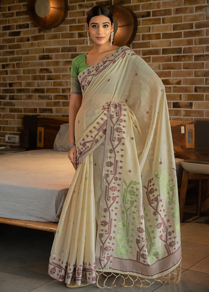 Green Silk Saree With Blouse Piece