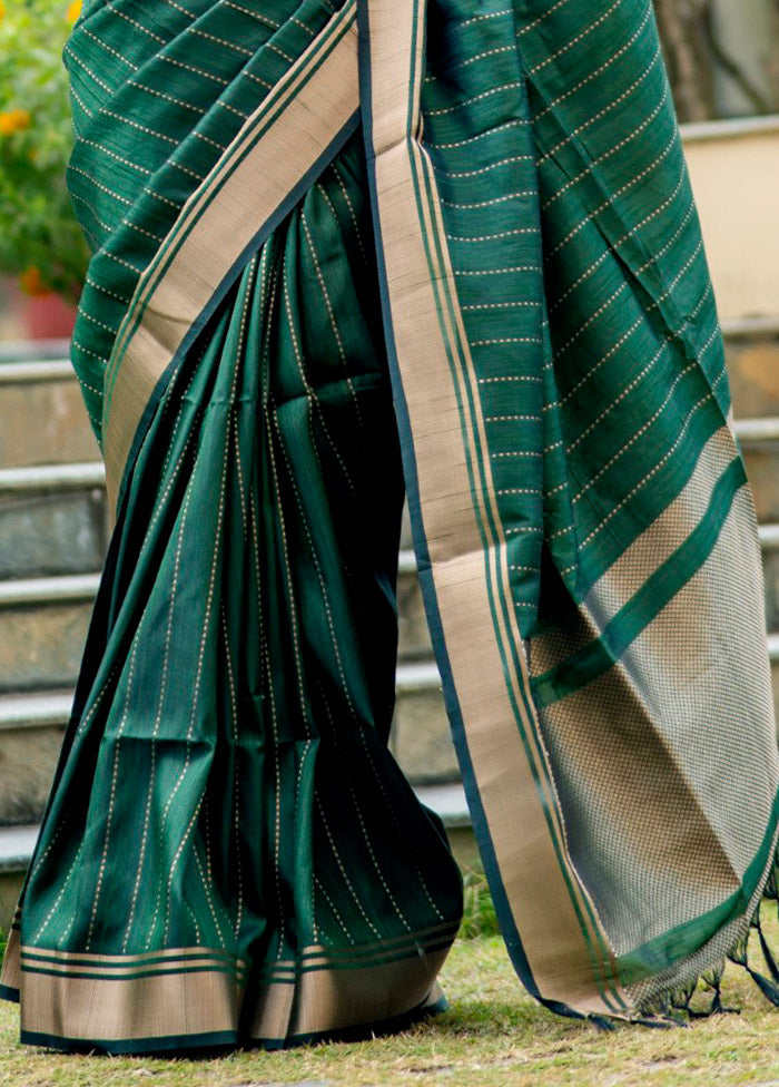 Green Dupion Silk Saree With Blouse Piece