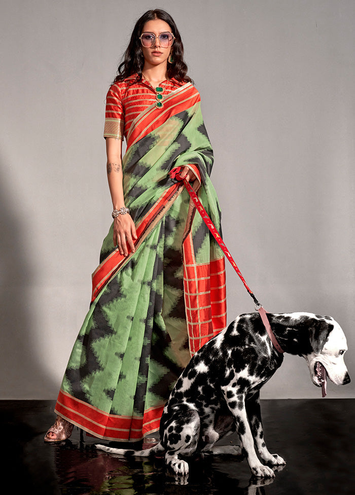 Green Spun Silk Saree With Blouse Piece