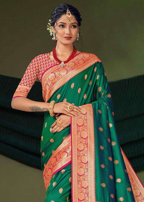 Green Dupion Silk Saree With Blouse Piece