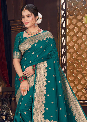 Green Spun Silk Saree With Blouse Piece