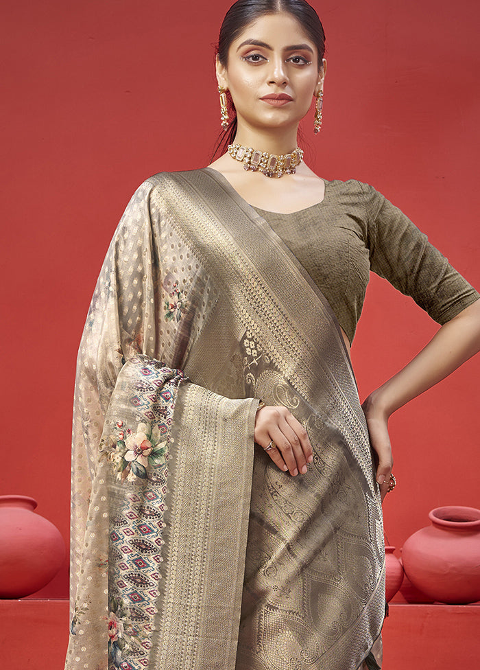 Cream Georgette Saree With Blouse Piece