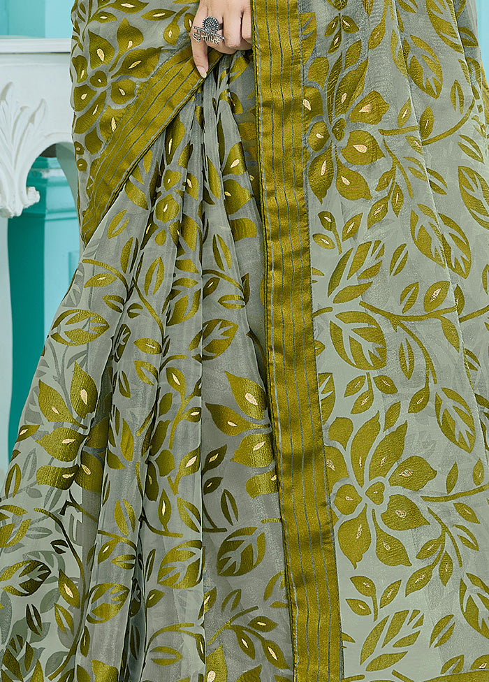 Green Crepe Silk Saree With Blouse Piece