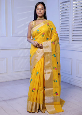 Yellow Cotton Saree With Blouse Piece